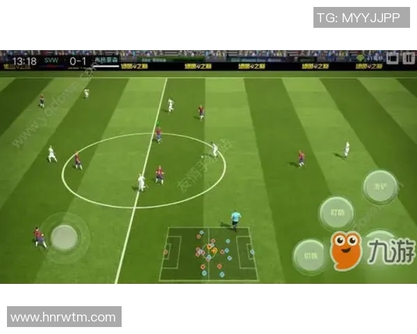 足球巨星热衷绿茵与果岭双栖展现竞技与休闲完美融合