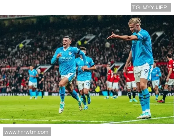 足球球星超长滑跪瞬间引发热议网友纷纷猜测究竟是哪位球员的标志性庆祝动作